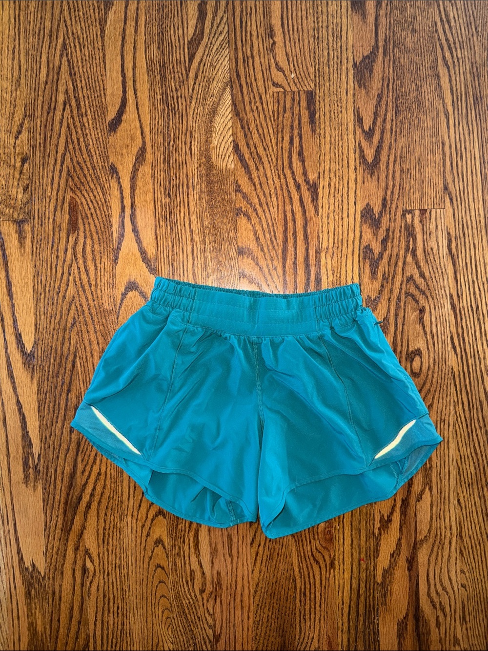 Lululemon Forrest Green Athletic Running Shorts Womens small